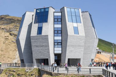 Mount Generoso zirvesinde modern Restoran