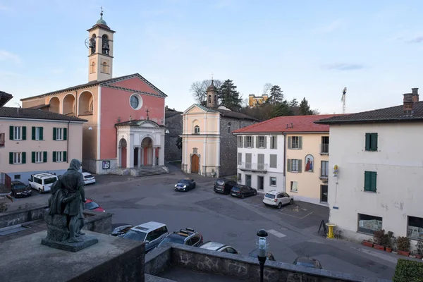 L'antica piazza centrale di Stabio sulla Svizzera — Foto Stock