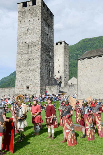 Выставка римских центурионов в замке Кастельгранде в Беллинце — стоковое фото