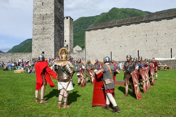 Exposition des centurions romains au château de Castelgrande à Bellinz — Photo