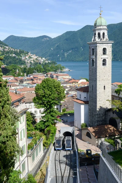Lugano Merkezi ve İsviçre gölde