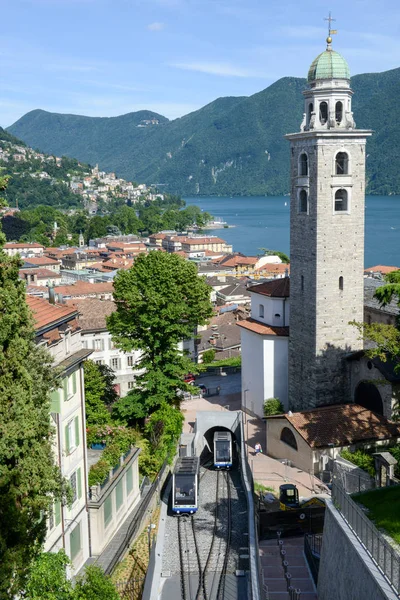 Lugano Merkezi ve İsviçre gölde
