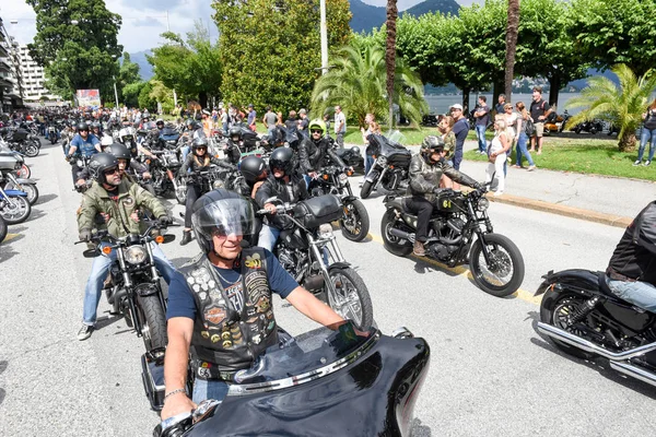Bykers přehlídce na švýcarské Harley-Davidson v Luganu — Stock fotografie