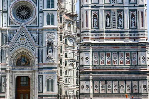 Detail z katedrály a Giottova zvonice ve Florencii — Stock fotografie