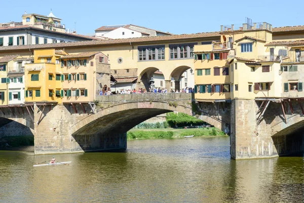 Ünlü köprü Ponte Vecchio Floransa İtalya.
