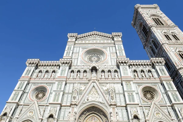 Çiçek Azize Meryem Katedrali ve Giotto'nun çan kulesi