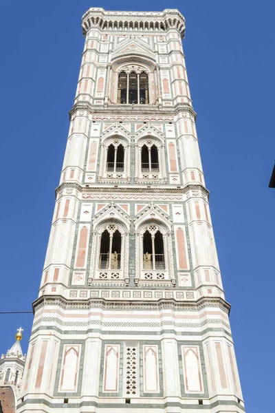 乔托在佛罗伦萨大教堂的钟楼 — 图库照片