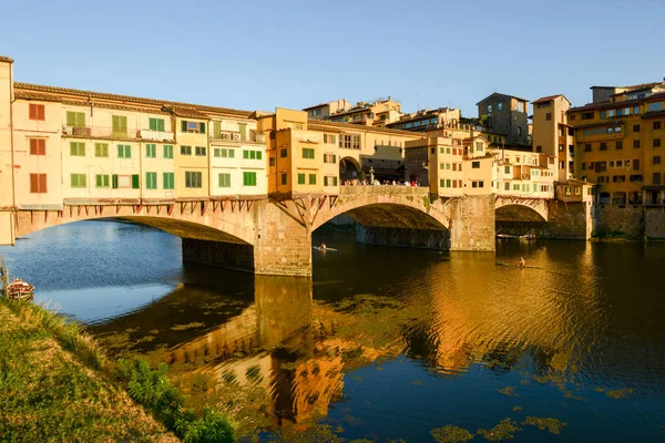 Pont célèbre de Ponte Vecchio à Florence sur l'Italie . — Photo