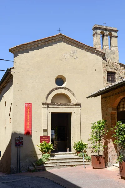A igreja de San Gimignano na Itália — Fotografia de Stock