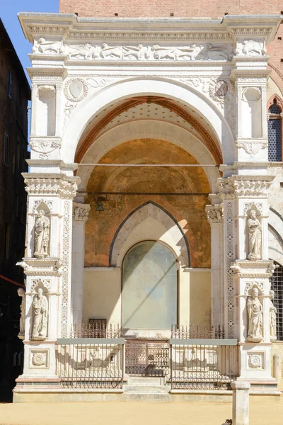 Detail Mangia tower v Siena — Stock fotografie