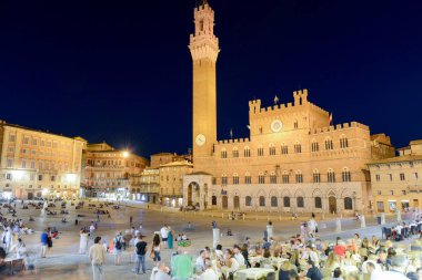 Siena İtalya Square'de Il Campo