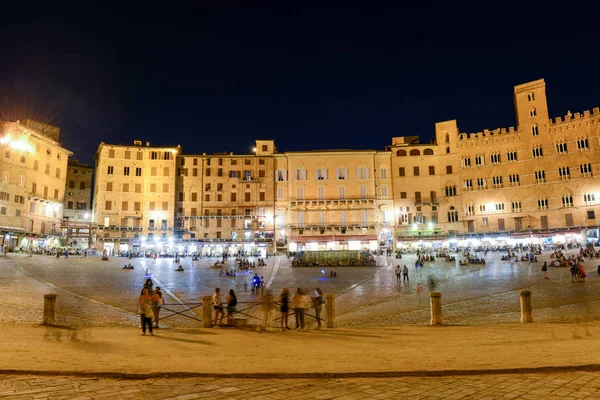 Il Campo square in Siena op Italië — Stockfoto