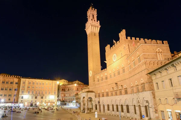 Siena İtalya Square'de Il Campo