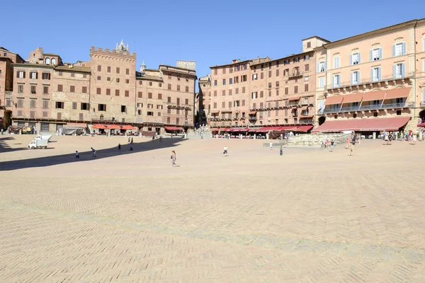 Siena İtalya Square'de Il Campo
