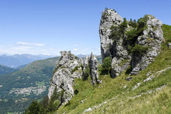 Denti della vecchia mountain over Lugano on Швейцария — стоковое фото