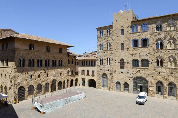 Vista panorámica del casco antiguo de Volterra en Italia — Foto de Stock