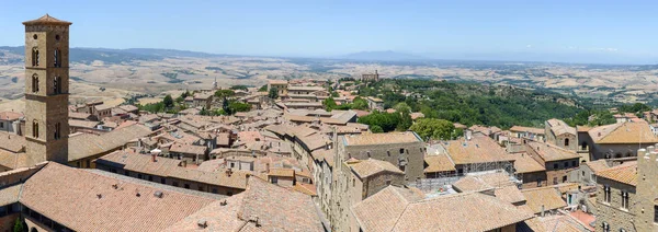 Vista panorâmica na cidade velha de Volterra, na Itália — Fotografia de Stock