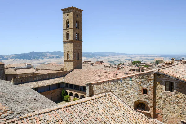 Panoramatický pohled na staré město Volterra v Itálii — Stock fotografie