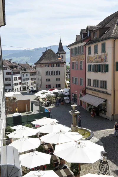 La plaza central de Rapperswil en Suiza — Foto de Stock