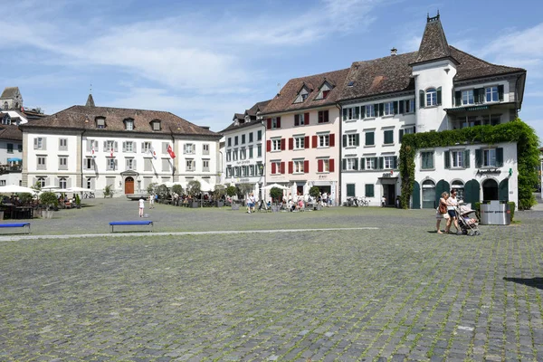 Centrální náměstí Rapperswil ve Švýcarsku — Stock fotografie