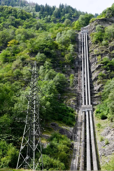 Електростанція електроенергія з гідроелектростанції — стокове фото