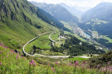 St. Gotthard geçişine neden Tremola eski yol 