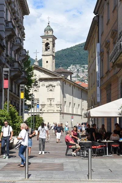 Iglesia de San Rocco en el centro de la ciudad de Lujoso complejo Lugano, S — Foto de Stock