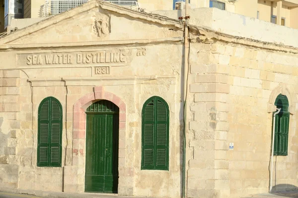 Θαλασσινού νερού απόσταξης φυτών, χτισμένο το 1881. Σλιέμα, Μάλτα. Royalty Free Εικόνες Αρχείου