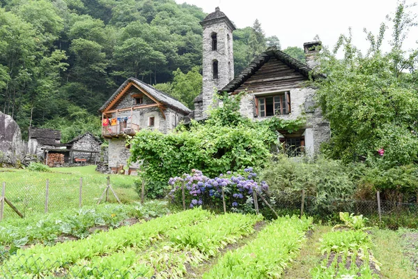 The rural village of Foroglio on Bavona valley, Switzerland — Stock Photo, Image