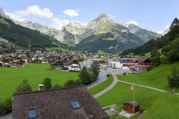 Engelberg, İsviçre Alpleri üzerinde Köyü — Stok fotoğraf