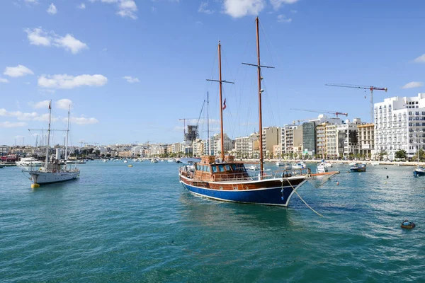 Modern residential buildings in Sliema on Malta — Stock Photo, Image