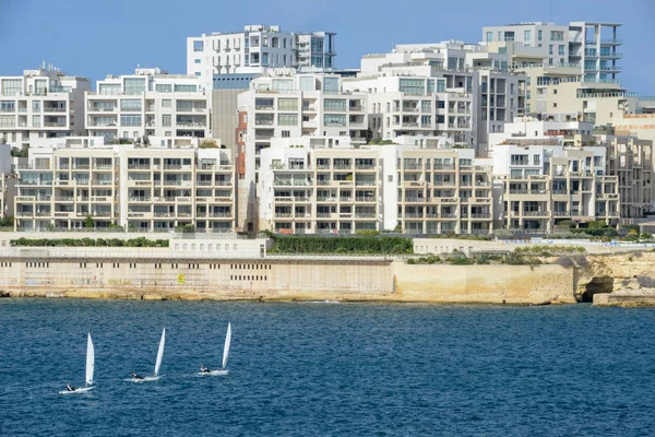 Modern residential buildings in Sliema on Malta — Stock Photo, Image