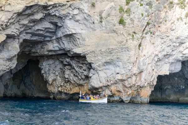 マルタ島の青の洞窟での海岸 — ストック写真