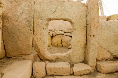 Malta Adası üzerinde bulunan Hagar Qim tapınak kompleksi