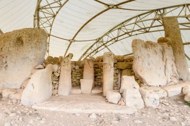Malta Adası üzerinde bulunan Hagar Qim tapınak kompleksi