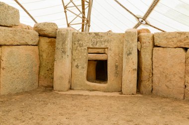Malta Adası üzerinde bulunan Hagar Qim tapınak kompleksi