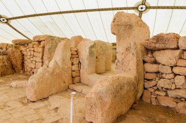 Malta Adası üzerinde bulunan Hagar Qim tapınak kompleksi