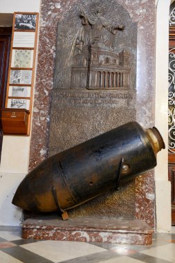 İkinci Dünya Savaşı Mosta Kilisesi patlamamış bomba