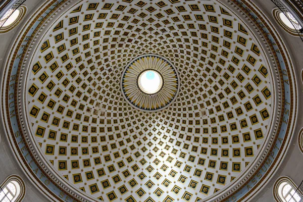 Mosta kilise Malta kubbede iç
