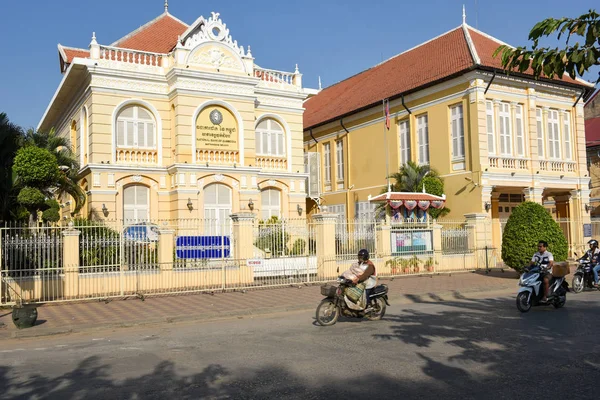 Fench colonial houses at Battambang on Cambodia — Stock Photo, Image