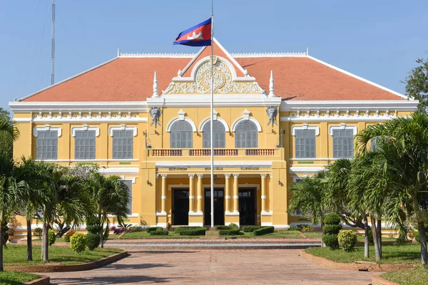 Fench colonial governor mansion in Battambang, Cambodia — Stock Photo, Image