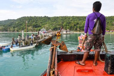Kamboçya adada Koh Rong Sanloem iskele