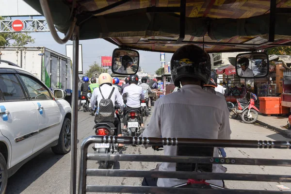 El interior de un tuk tuk taxi en Phnom Penh — Foto de Stock