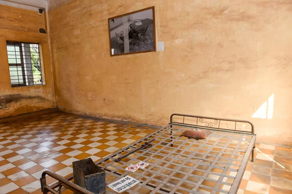 Więzienie komórki S21 więzienia w Phnom Penh w Kambodży — Zdjęcie stockowe