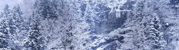 Śnieżny krajobraz w Engelbergu w Szwajcarii — Zdjęcie stockowe