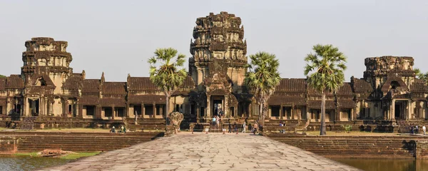 Templo Angkor Wat en Siem Reap, Camboya . — Foto de Stock