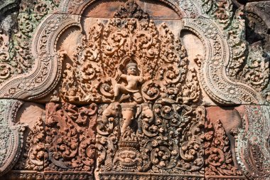 Banteay Srei Tapınağı yakın çekim oyma, Kamboçya