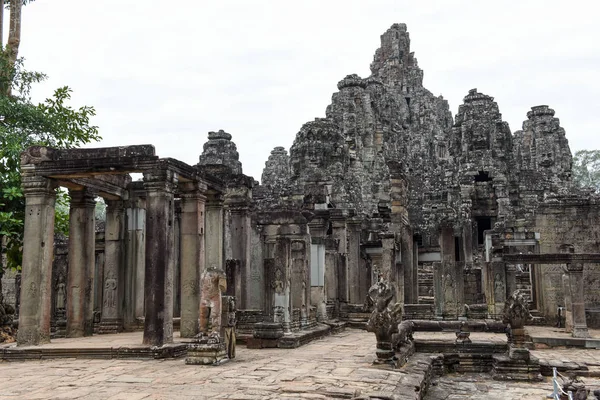 Templo de Bayon em Siem Reap, Camboja . — Fotografia de Stock