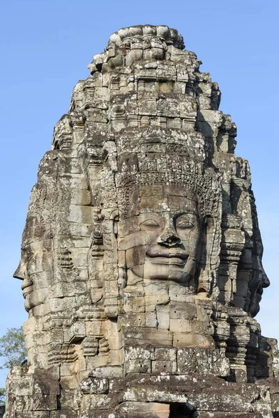 Faces do templo de Bayon em Angkor Thom em Siemreap, Camboja . — Fotografia de Stock