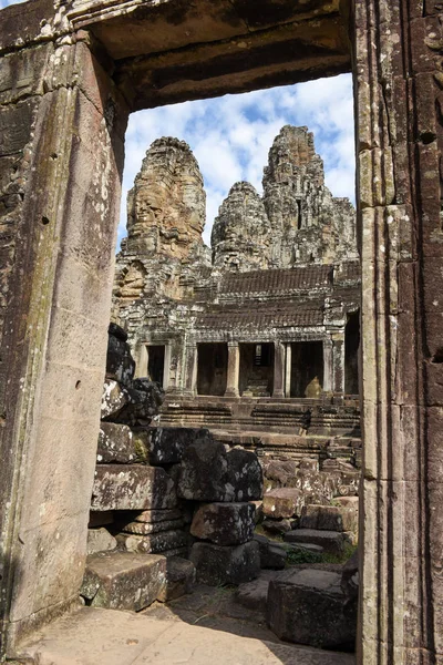 Rostros del templo de Bayon en Angkor Thom en Siemreap, Camboya . — Foto de Stock